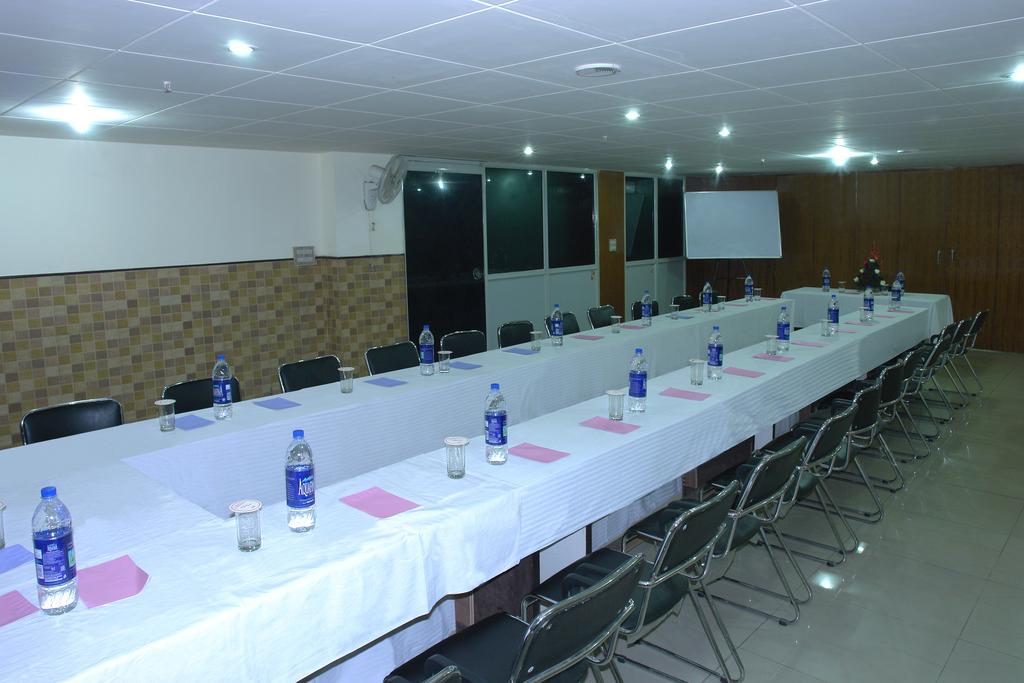 Hotel Karat 87 Inn نيودلهي المظهر الخارجي الصورة