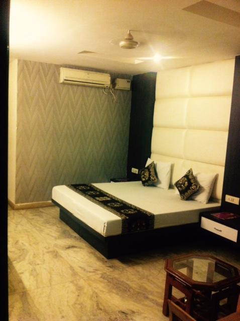 Hotel Karat 87 Inn نيودلهي المظهر الخارجي الصورة