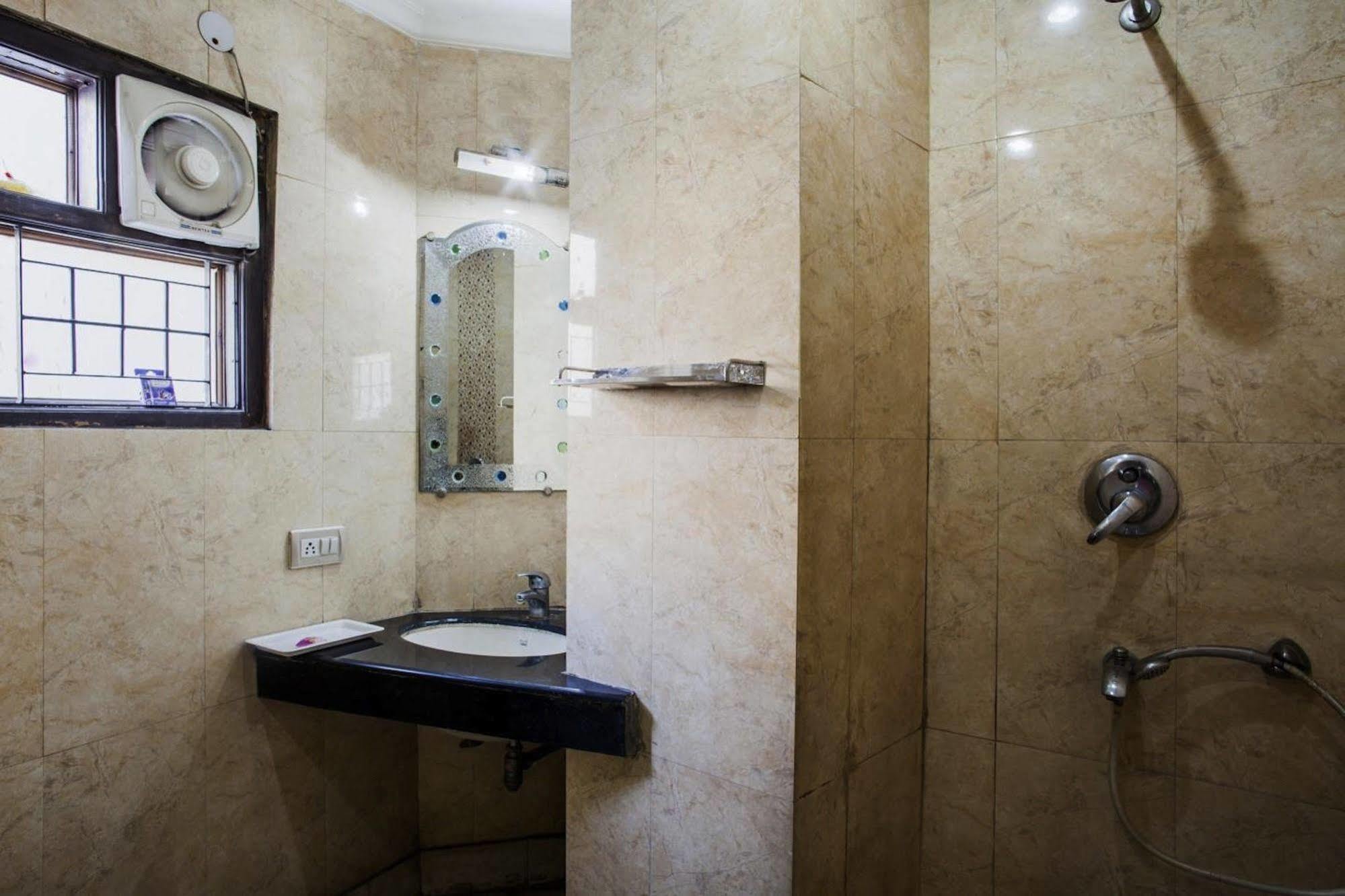 Hotel Karat 87 Inn نيودلهي المظهر الخارجي الصورة