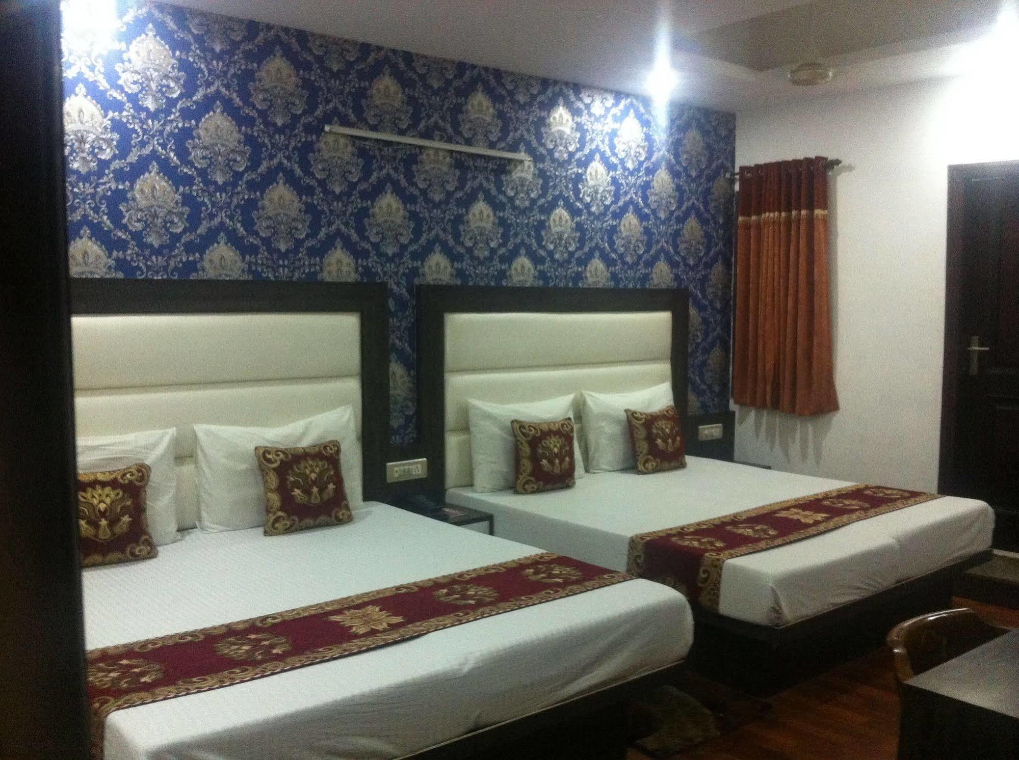 Hotel Karat 87 Inn نيودلهي المظهر الخارجي الصورة