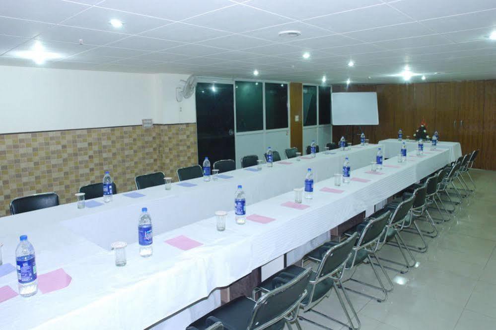Hotel Karat 87 Inn نيودلهي المظهر الخارجي الصورة