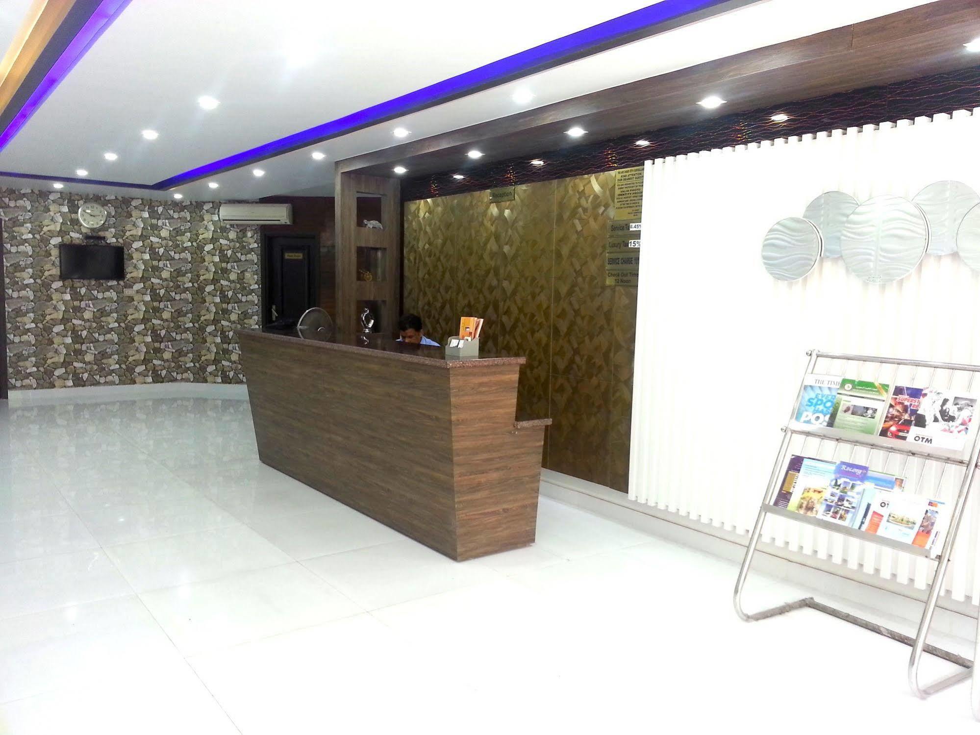 Hotel Karat 87 Inn نيودلهي المظهر الخارجي الصورة