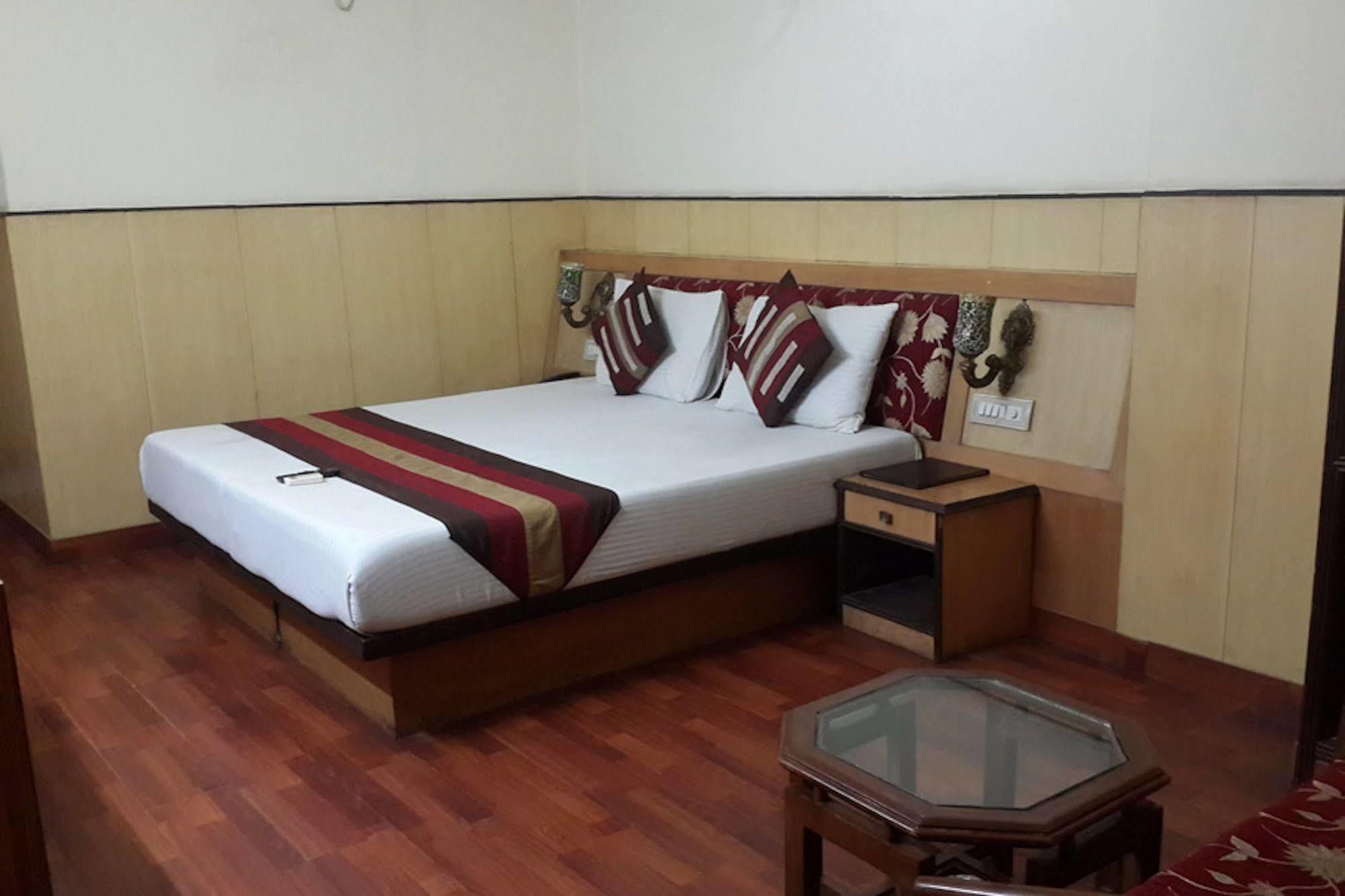 Hotel Karat 87 Inn نيودلهي المظهر الخارجي الصورة