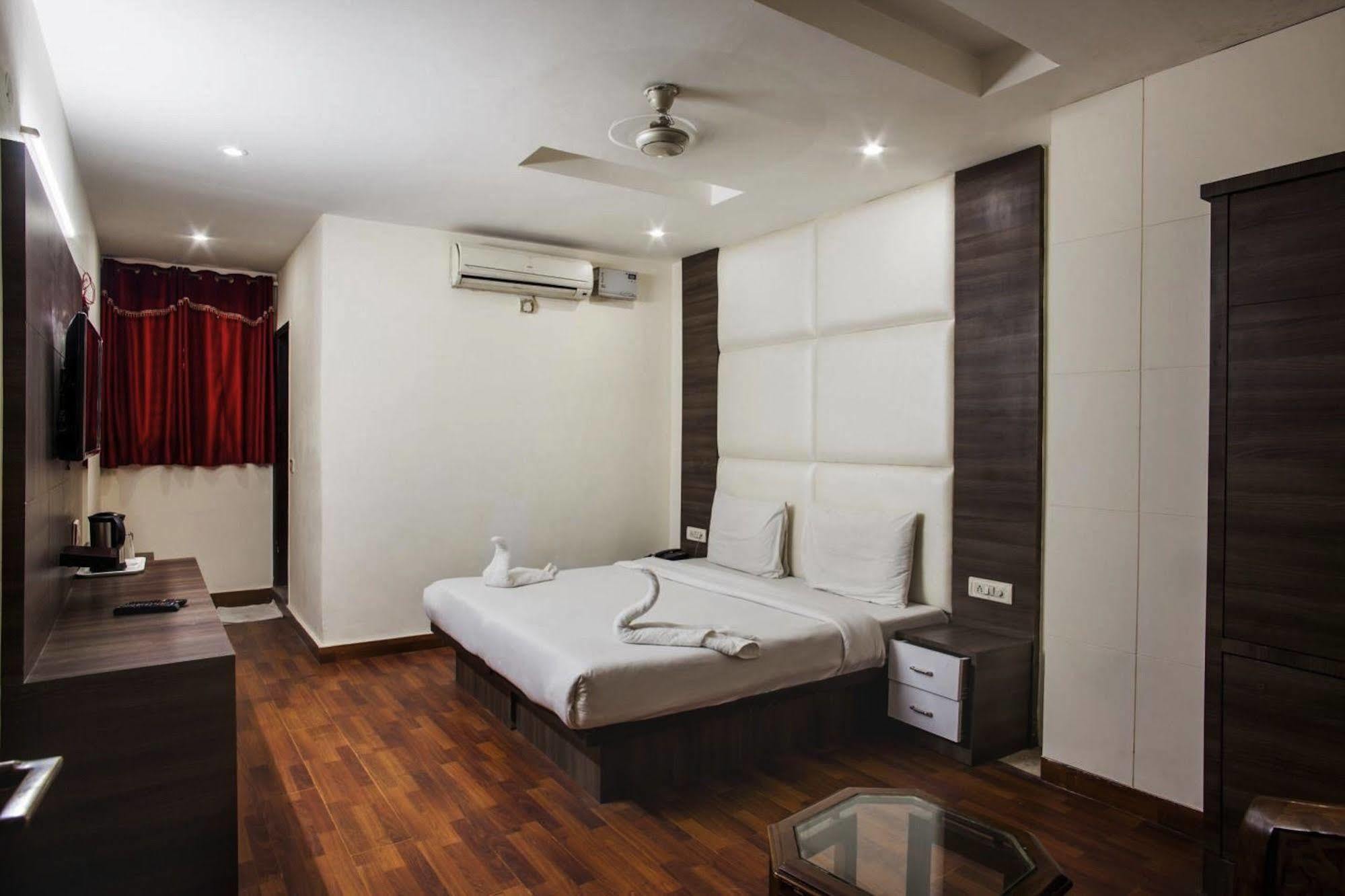 Hotel Karat 87 Inn نيودلهي المظهر الخارجي الصورة