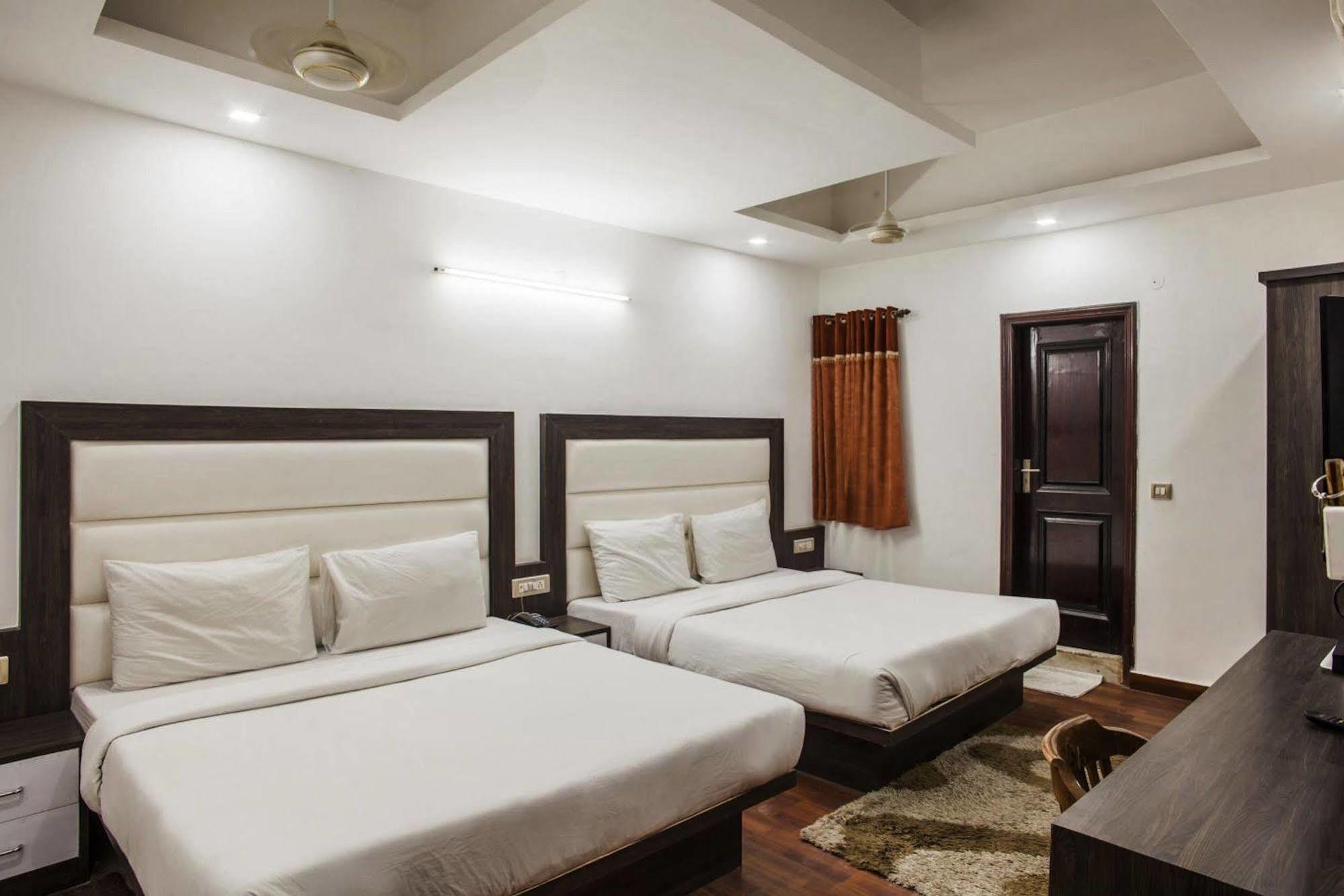 Hotel Karat 87 Inn نيودلهي المظهر الخارجي الصورة