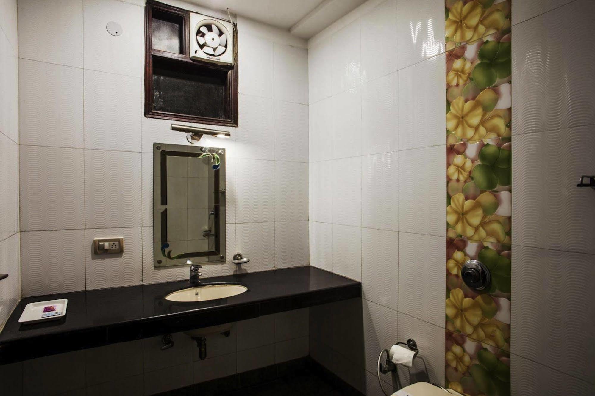Hotel Karat 87 Inn نيودلهي المظهر الخارجي الصورة