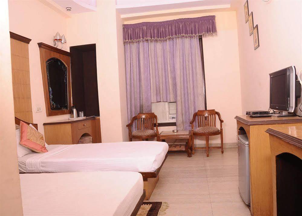 Hotel Karat 87 Inn نيودلهي المظهر الخارجي الصورة